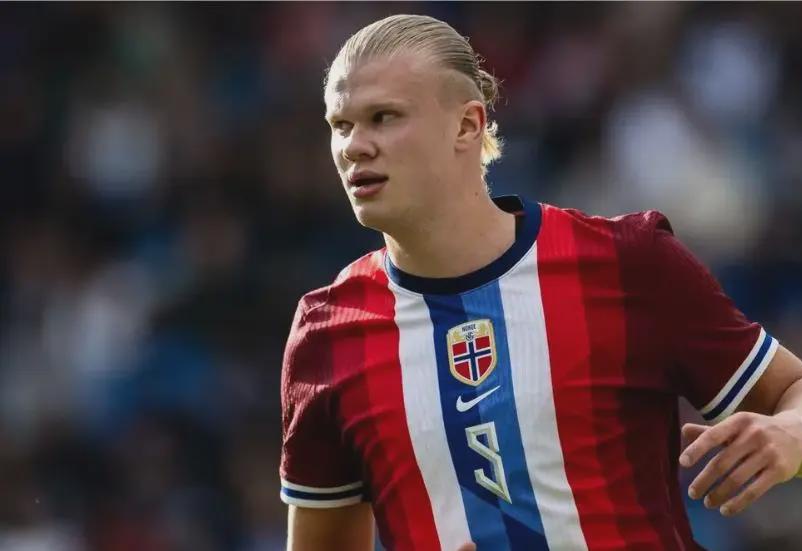 米纳拉：17岁被造谣成42岁，诽谤与谣言摧毁了我的职业生涯（米纳拉：年仅17岁却被谣传为42岁，流言与诽谤毁掉了我的职业生涯）