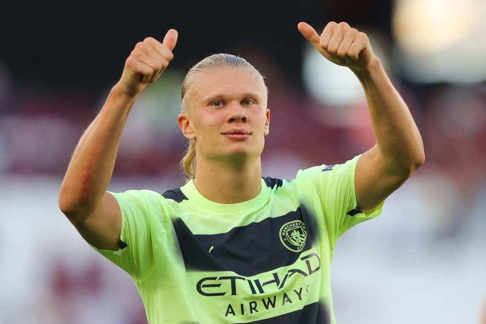 自然年为五大联赛球队+法国队进球60+，姆巴佩是近67年来首人（姆巴佩自然年为五大联赛俱乐部与法国队攻入60球以上，创近67年首例）