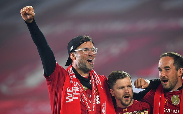 世体：水晶宫愿放乌切回归赫塔费，但西甲规则不允许二次注册（世体：水晶宫同意乌切回归赫塔费，但西甲规定禁止赛季内二次注册）