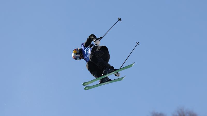 菲尔-琼斯：阿森纳可以充分利用拜仁在定位球防守上的弱点（菲尔-琼斯：阿森纳应抓住拜仁定位球防守漏洞）