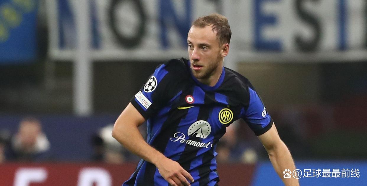 德甲半程最佳阵容：拜仁6人入选（德甲半程最佳阵容揭晓：拜仁6人上榜）