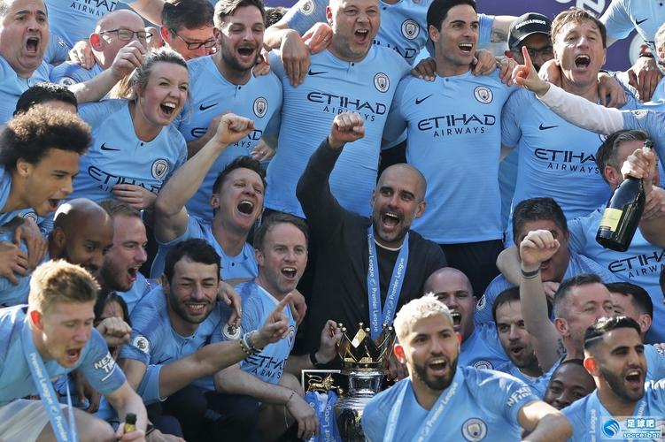 穆里尼奥：执教与评论教练是两回事，而评论别人总是容易的（穆里尼奥：带队与点评是两码事，指点他人总是最容易）