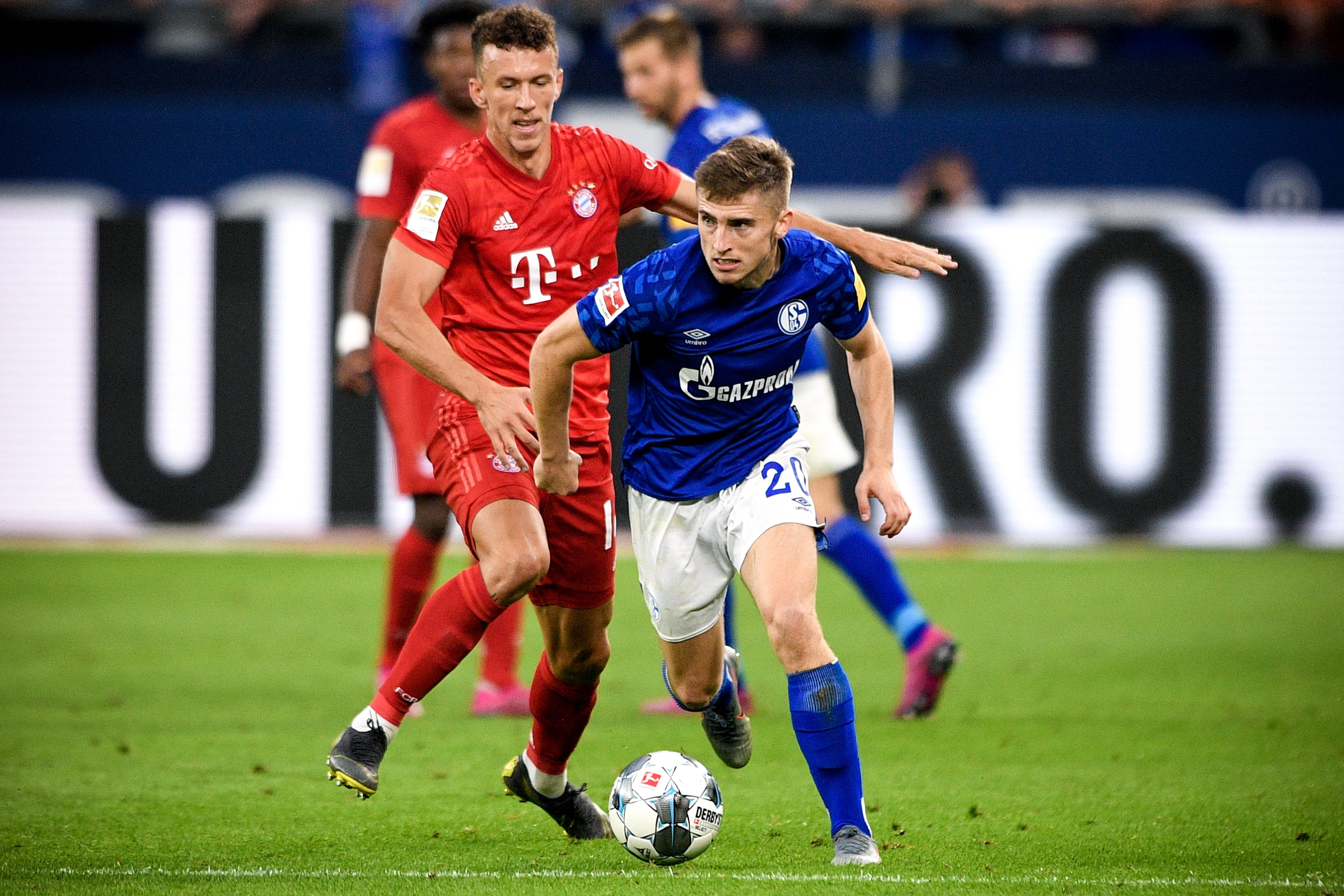 爆发！他连续得分无人能挡（火力全开！他连连得分无人可挡）