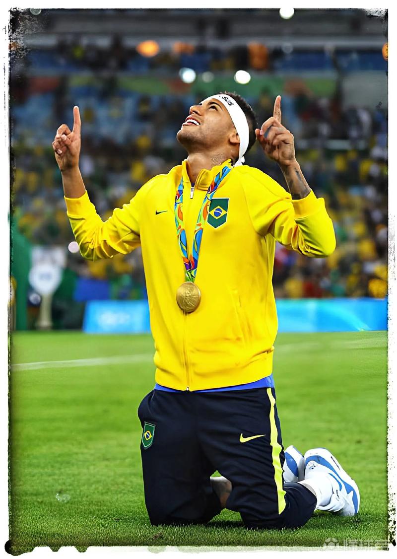 弗里克西甲场均积分2.36，执教50+场主帅中仅次于瓜帅和穆帅（西甲场均2.36分，弗里克在50+场主帅中仅次于瓜帅与穆帅）