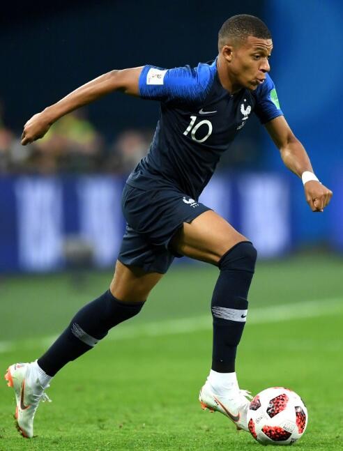 澳超半场：古德温贴地斩+失点，珀斯光荣暂0-1阿德莱德联（澳超半场：古德温低射破门又失点，珀斯光荣0-1落后阿德莱德联）