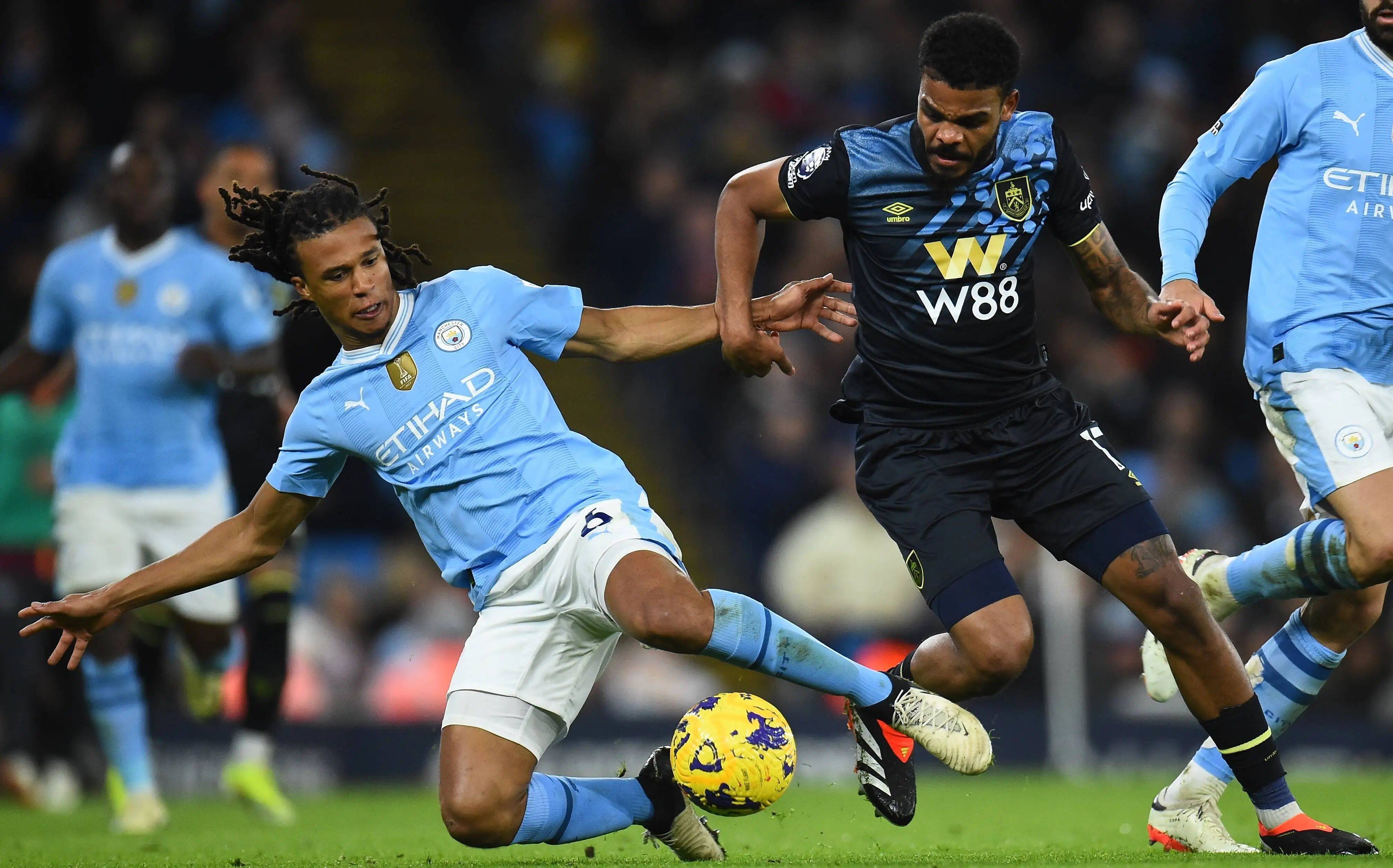 每体：经检查卡萨多的伤势非常轻微，巴萨不会发布公告解释（每体：检查显示卡萨多伤情轻微，巴萨不会另发声明）