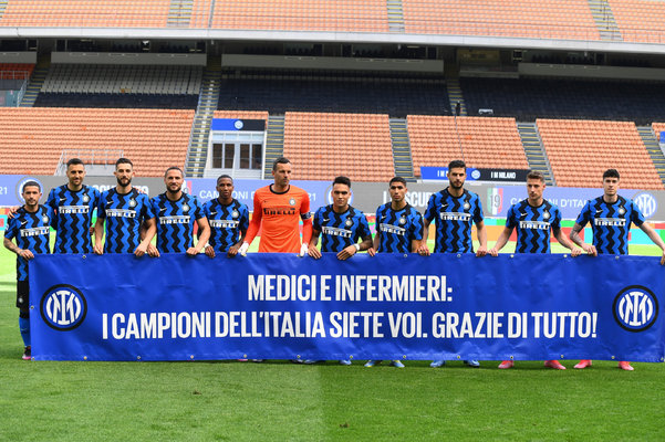 基恩：曼联球员接受采访像人机，我很高兴看到他们场上被拿捏（基恩炮轰曼联：球员受访如机器人，场上被对手拿捏让我很开心）